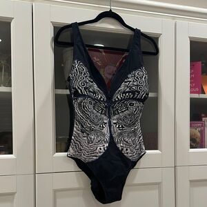 EUC Gottex Butterfly Black, White, with Blue Stitching Swimsuit 12